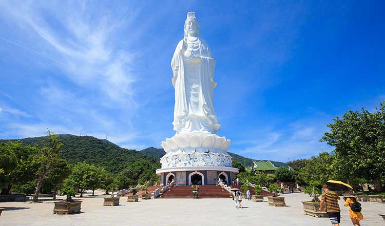 Visit Linh Ung Pagoda - Lady Pagoda on Son Tra Peninsula