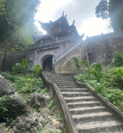 Tuyet Tinh Coc (Am Tiem Cave): A Hidden Fairy Tale in Ninh Binh