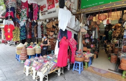 Top 7 best shopping streets in Hanoi old quarter – What to buy