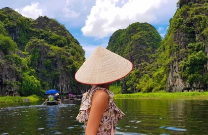 Trang An or Tam Coc Boat Tour | Where should I go first ?