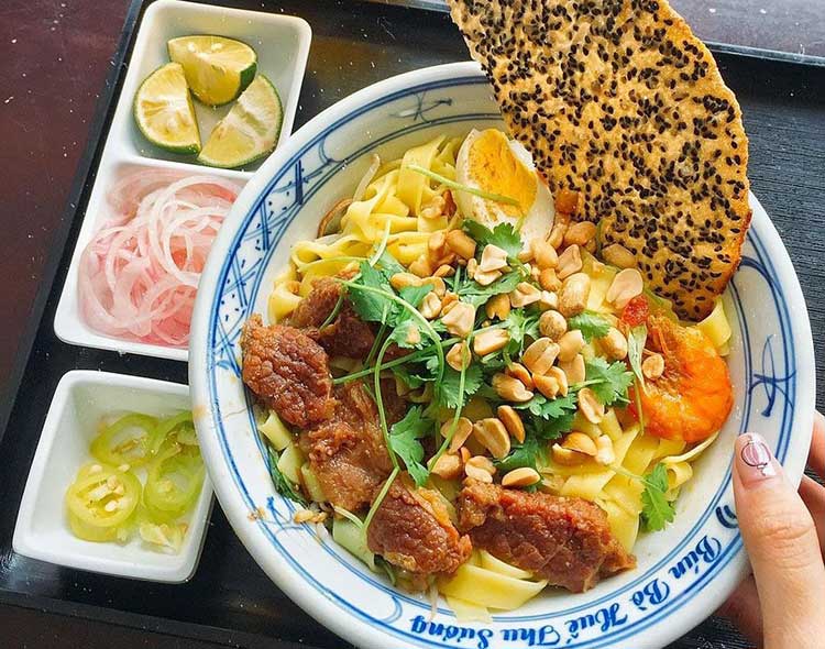 Mi Quang (Quang style noodles)