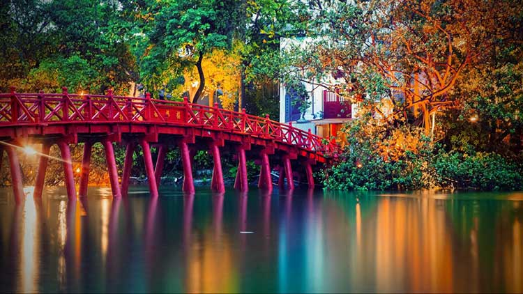 Tourists should prepare and arrange a time for visiting properly once arrive in Hanoi.