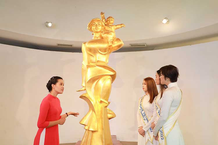 Vietnamese woman museum