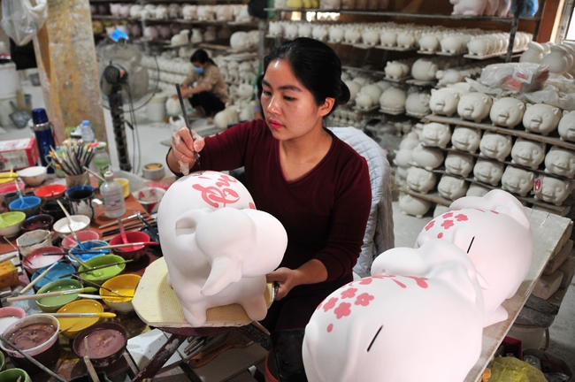 pottery products in bat trang