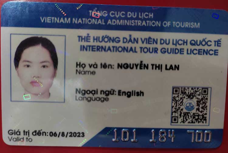 vietnamese tour guide 2