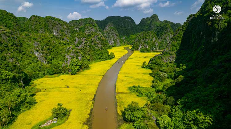 tam coc day trip from hanoi 1