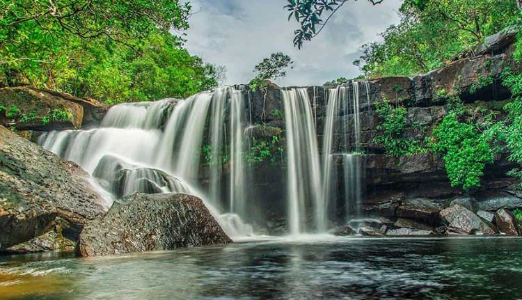 Soak In Suoi Tranh Waterfall