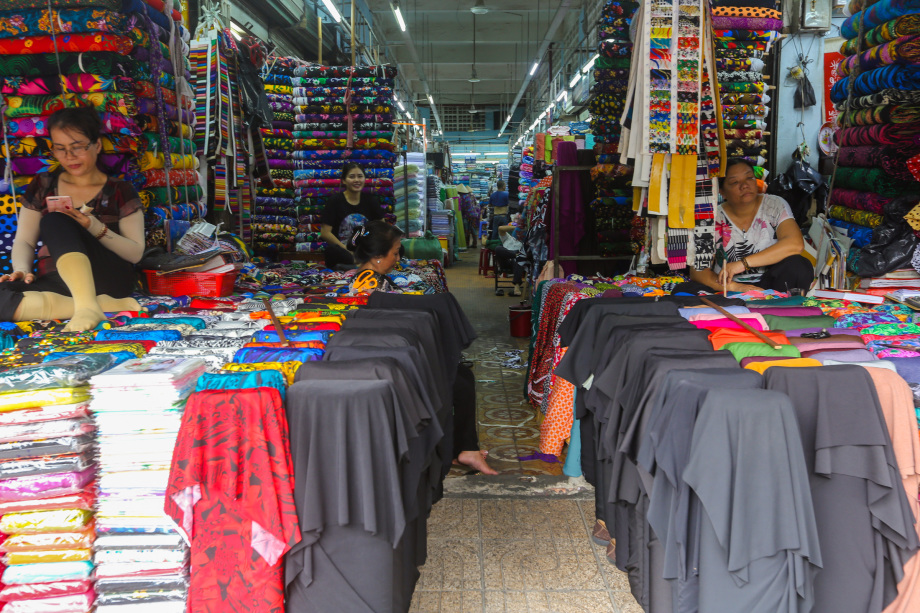 Soai Kinh Lam Fabric Market
